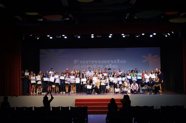 Retrospectiva do primeiro semestre: experiências que marcaram nossos ambientes de aprendizagem