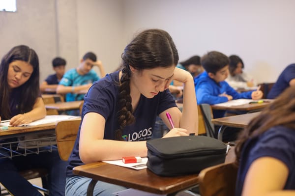 Ideb e Saeb 2025: o que os números revelam sobre a aprendizagem no Brasil — e como o Logos já responde a esse desafio